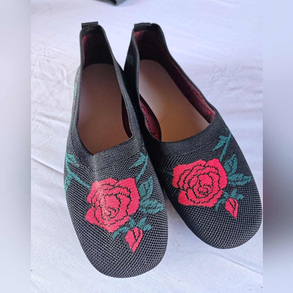 Fashion rose embroidered flats size 42/10